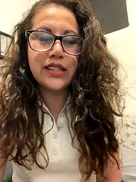 MirandaLatinaLovely online show from December 2025 06:08:02 AM