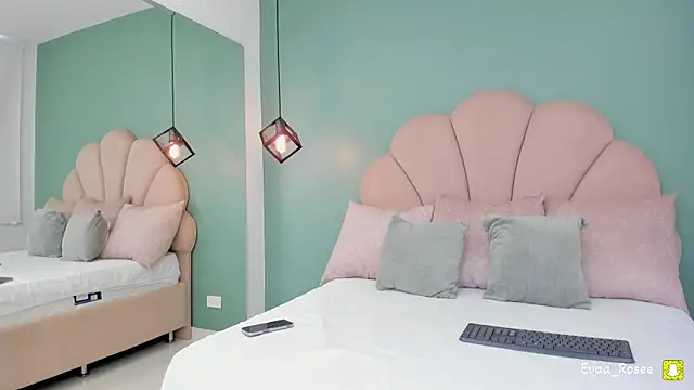 eva roseee online show from April 2026 03:45:01 PM