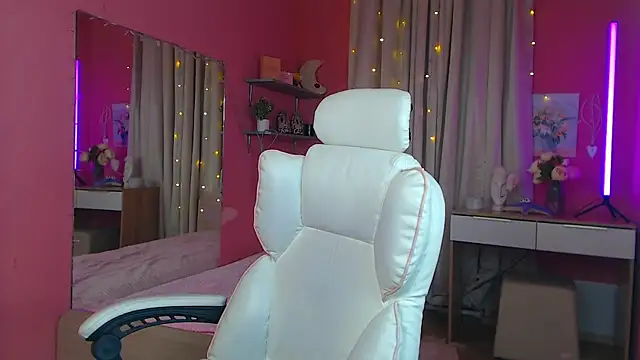 Jenny Smit online show from February 2025 12:11:01 PM