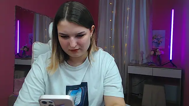 Jenny Smit online show from March 2025 12:04:02 PM