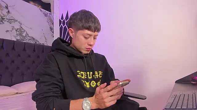 marcuscollins1  online show from March 2026 12:31:02 PM