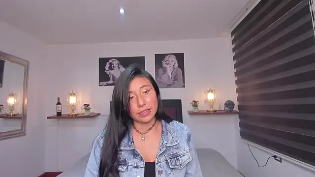 Snapshot of Nohemi_louse chatting on February 2025 07:23:02 PM Nohemi louse online show from February 2025 07:23:02 PM
