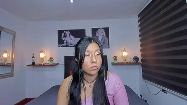 Snapshot of Nohemi_louse chatting on February 2025 10:34:02 PM Nohemi louse online show from February 2025 10:34:02 PM