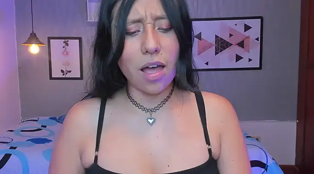 Snapshot of Nohemi_louse chatting on February 2025 01:18:02 AM Nohemi louse online show from February 2025 01:18:02 AM