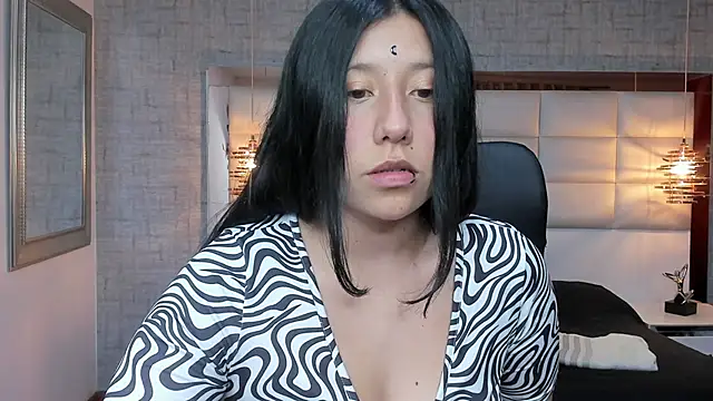 Snapshot of Nohemi_louse chatting on October 2025 07:33:02 PM Nohemi louse online show from October 2025 07:33:02 PM