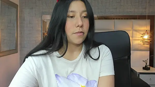 Snapshot of Nohemi_louse chatting on October 2025 06:52:02 PM Nohemi louse online show from October 2025 06:52:02 PM