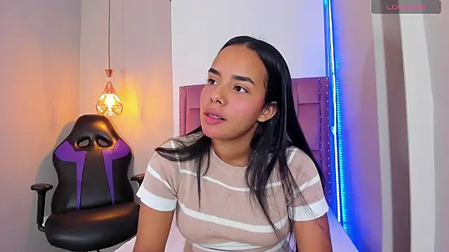 Roxy Stonee online show from February 2026 07:35:01 PM