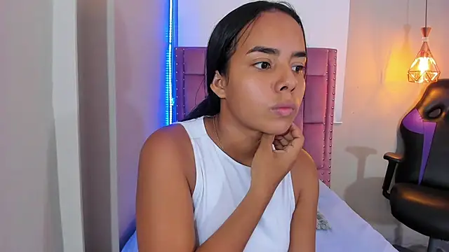 Roxy Stonee online show from February 2026 07:25:02 PM