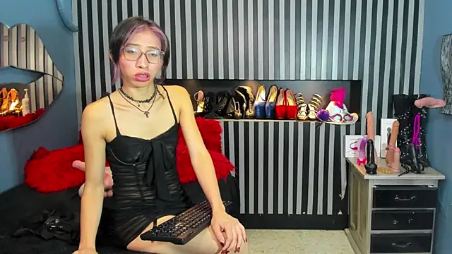 Snapshot of Mara_Gonzalez chatting on May 2026 11:49:02 AM Mara Gonzalez online show from May 2026 11:49:02 AM