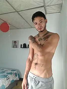 Niick01  online show from November 2025 04:51:01 PM