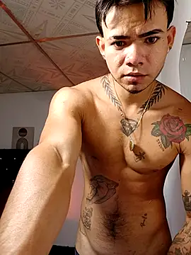 Niick01  online show from December 2025 05:54:02 PM