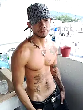 Niick01  online show from April 2026 09:39:33 PM