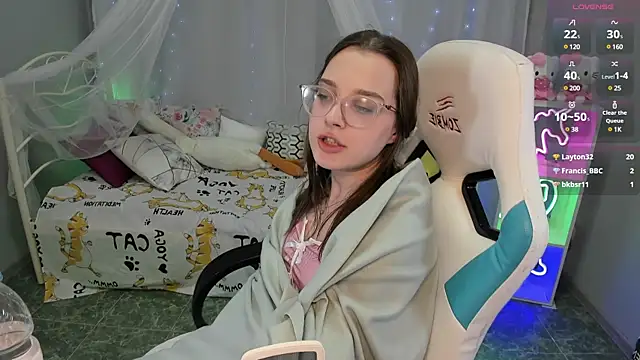 kaisajenner online show from February 2025 01:11:01 AM