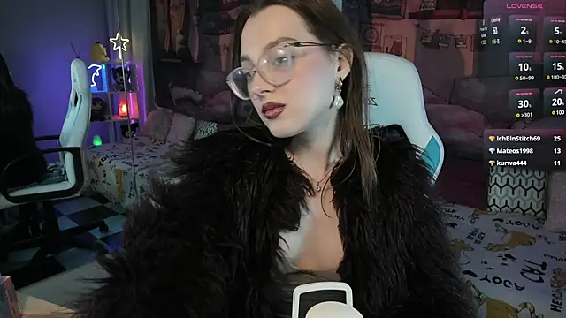 kaisajenner online show from February 2025 10:53:02 PM