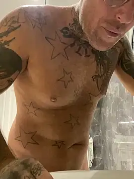 Snapshot of Jamesdeanmcqueen chatting on February 2025 07:51:01 PM Jamesdeanmcqueen online show from February 2025 07:51:01 PM