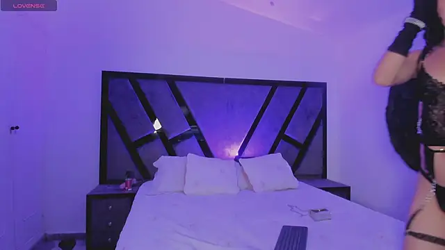 allicemackenzie online show from November 2025 09:55:02 AM