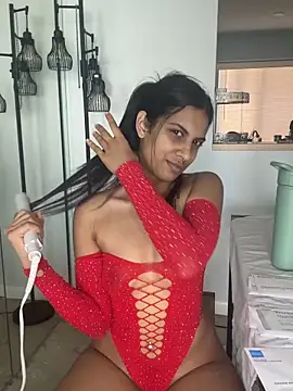 Liyah 19 online show from December 2025 06:01:02 PM