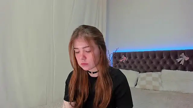 Snapshot of Ella_Mayers chatting on March 2025 12:33:02 AM Ella Mayers online show from March 2025 12:33:02 AM