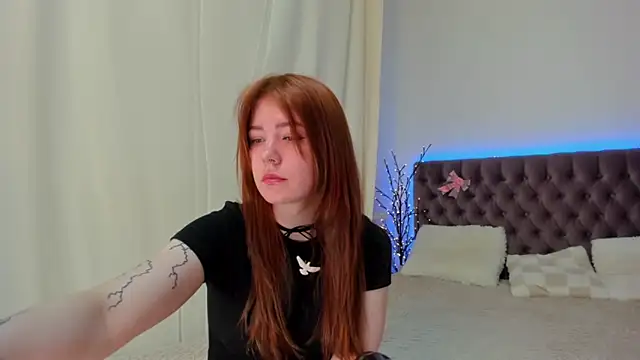 Snapshot of Ella_Mayers chatting on March 2025 03:23:02 AM Ella Mayers online show from March 2025 03:23:02 AM