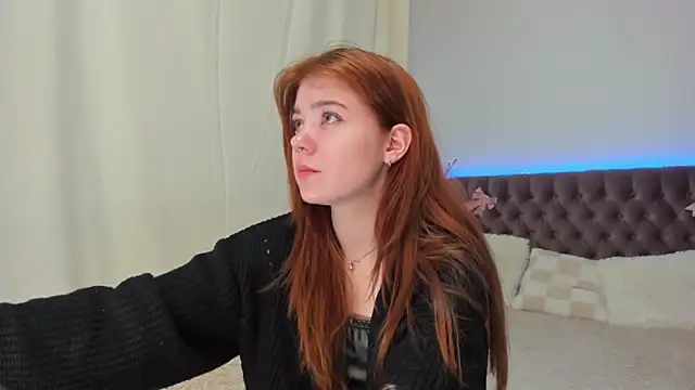 Snapshot of Ella_Mayers chatting on March 2025 09:13:01 PM Ella Mayers online show from March 2025 09:13:01 PM