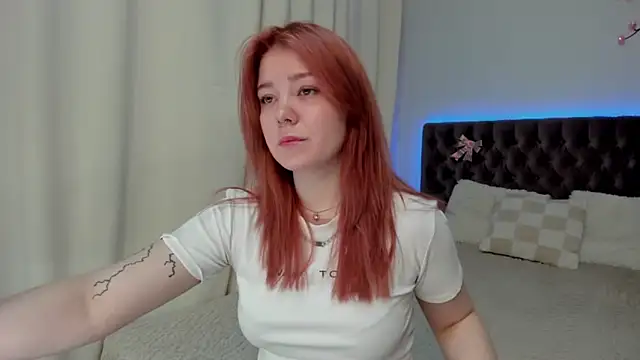 Snapshot of Ella_Mayers chatting on September 2025 12:26:01 PM Ella Mayers online show from September 2025 12:26:01 PM