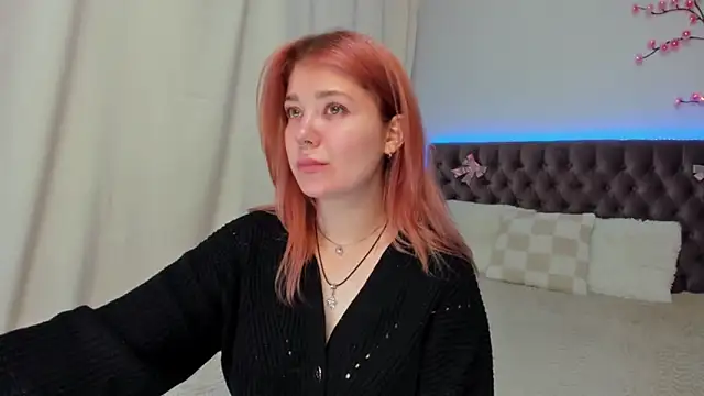 Snapshot of Ella_Mayers chatting on October 2025 12:28:02 PM Ella Mayers online show from October 2025 12:28:02 PM