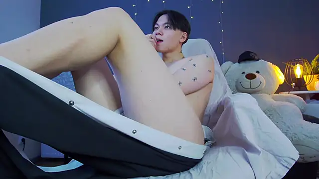 Snapshot of just_gay_ chatting on February 2025 04:28:01 PM just gay online show from February 2025 04:28:01 PM