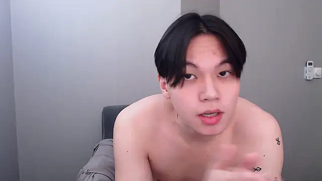 Snapshot of just_gay_ chatting on February 2025 12:27:02 AM just gay online show from February 2025 12:27:02 AM