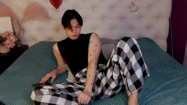 Snapshot of just_gay_ chatting on February 2025 01:36:01 PM just gay online show from February 2025 01:36:01 PM