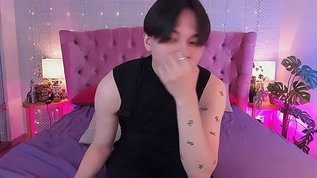 Snapshot of just_gay_ chatting on March 2025 01:25:02 PM just gay online show from March 2025 01:25:02 PM