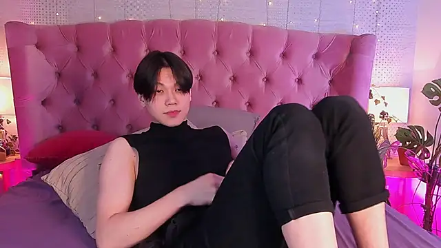 Snapshot of just_gay_ chatting on March 2025 07:31:02 PM just gay online show from March 2025 07:31:02 PM