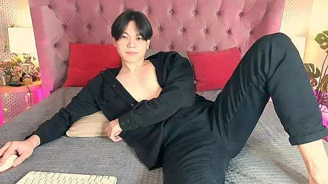 Snapshot of just_gay_ chatting on March 2025 01:48:01 PM just gay online show from March 2025 01:48:01 PM