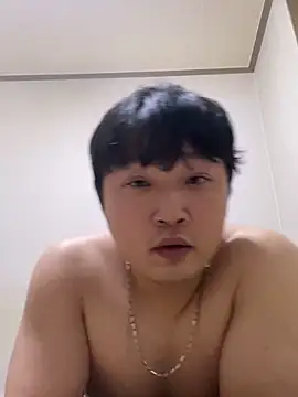 Snapshot of offwhite777 chatting on February 2025 04:04:01 PM offwhite777 online show from February 2025 04:04:01 PM