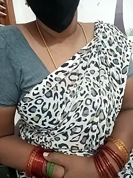 Snapshot of Tamil_Meera12 chatting on February 2025 05:09:01 PM Tamil Meera12 online show from February 2025 05:09:01 PM