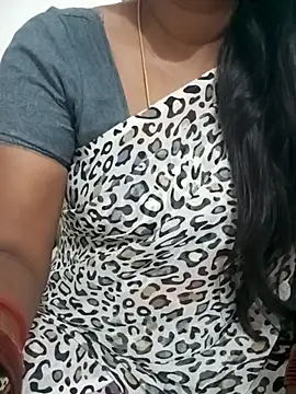 Snapshot of Tamil_Meera12 chatting on February 2025 05:11:02 PM Tamil Meera12 online show from February 2025 05:11:02 PM