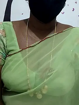 Snapshot of Tamil_Meera12 chatting on September 2025 06:35:02 AM Tamil Meera12 online show from September 2025 06:35:02 AM