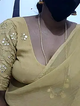 Snapshot of Tamil_Meera12 chatting on September 2025 06:44:02 PM Tamil Meera12 online show from September 2025 06:44:02 PM