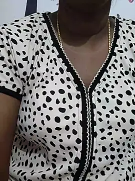 Snapshot of Tamil_Meera12 chatting on September 2025 07:03:02 AM Tamil Meera12 online show from September 2025 07:03:02 AM