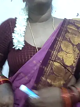 Snapshot of Tamil_Meera12 chatting on October 2025 06:45:01 AM Tamil Meera12 online show from October 2025 06:45:01 AM