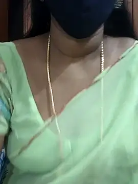 Snapshot of Tamil_Meera12 chatting on October 2025 06:33:01 AM Tamil Meera12 online show from October 2025 06:33:01 AM
