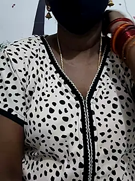 Snapshot of Tamil_Meera12 chatting on October 2025 11:30:02 AM Tamil Meera12 online show from October 2025 11:30:02 AM