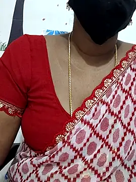 Snapshot of Tamil_Meera12 chatting on October 2025 06:02:02 AM Tamil Meera12 online show from October 2025 06:02:02 AM