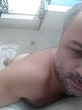 Snapshot of NAvoglia chatting on September 2025 08:48:01 AM NAvoglia online show from September 2025 08:48:01 AM