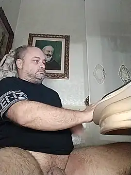 Snapshot of NAvoglia chatting on October 2025 08:26:01 PM NAvoglia online show from October 2025 08:26:01 PM