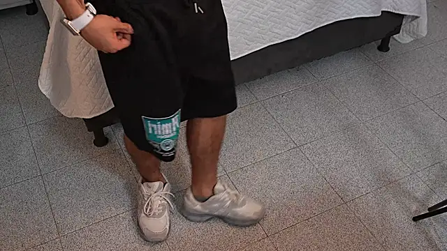 JhoanLeandro online show from February 2026 04:30:01 AM