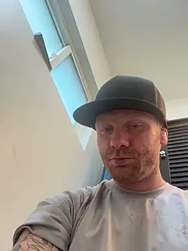 ohyeaitsme444 online show from February 2025 03:50:01 PM