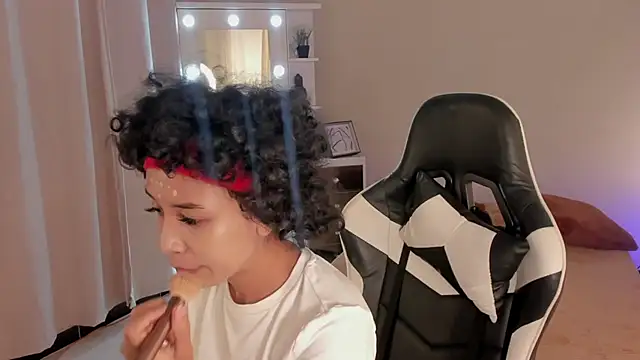 leahaltomm online show from March 2025 06:37:02 PM