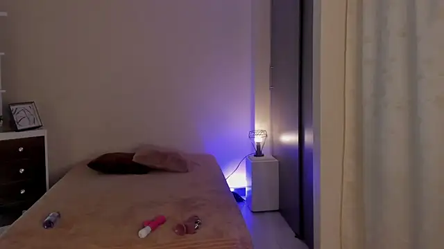 leahaltomm online show from March 2025 11:28:02 PM