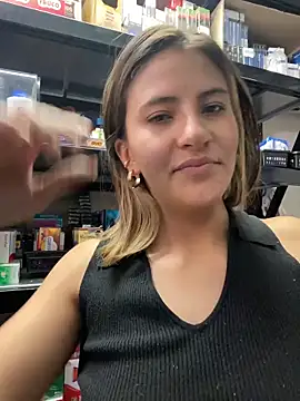 Snapshot of Andrea18_blonde chatting on March 2026 07:17:01 PM Andrea18 blonde online show from March 2026 07:17:01 PM