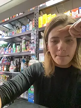 Snapshot of Andrea18_blonde chatting on April 2026 04:37:01 PM Andrea18 blonde online show from April 2026 04:37:01 PM